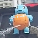 Boneco Decorativo Johnny Turtle MINISO – Acessório para Carro com Spray de Água, Tema Pokémon
