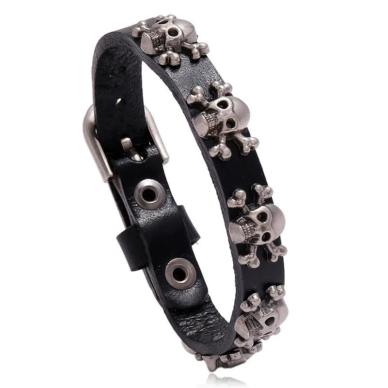 Pulseira Gótica Punk 2025 em Couro PU com 3 Fileiras de Spikes e Correntes | Acessório Unissex