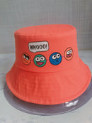 Chapéu Infantil Bucket Hat – Estilo Coreano com Expressão Divertida para Meninos e Meninas (2 a 6 anos)