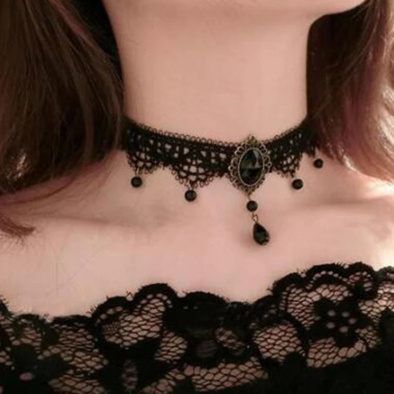 Gargantilha Gótica Feminina com Cristal e Renda – Colar Vintage Vitoriano Steampunk