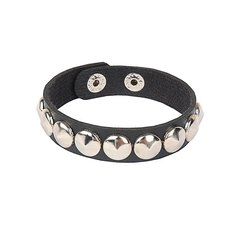 Pulseira Gótica Punk 2025 em Couro PU com 3 Fileiras de Spikes e Correntes | Acessório Unissex